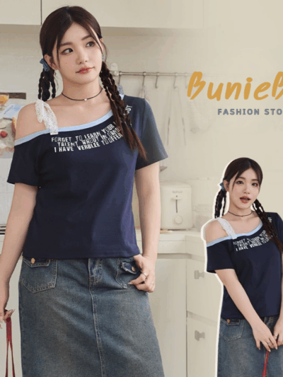 🐰BunieBoo🐰เสื้อยืดสาวอวบ อก 36-50+ นิ้ว ปาดไหล่ข้างเดียว สีกรมท่า แต่งโบว์ลูกไม้ [พรีออเดอร์] SC63993